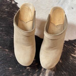No.6 beige old school high clog 38